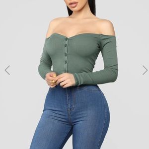 Fashion nova crop top